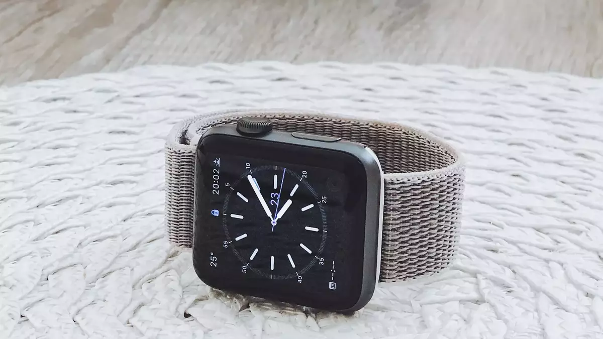 Review of Apple Watch 8 & Apple Watch SE 2nd Generation